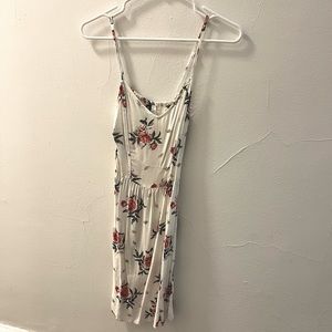 Adorable feminine spring dress. Girly in a 90s cool kind of way.